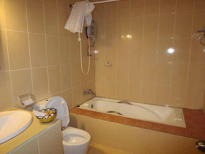 Bathroom 2, Phu Thevada Hotel, Paksong