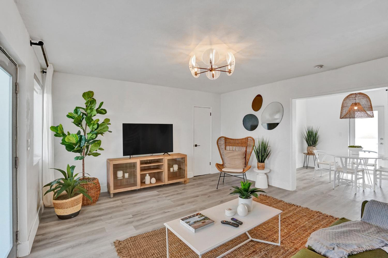 Others 4, Lincoln Villa Suites, Miami-Dade
