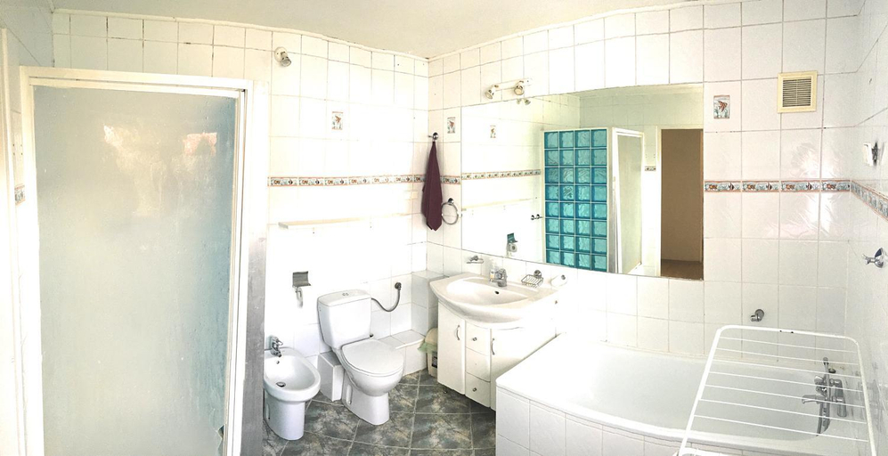 Bathroom 5, Hey Chang Hostel, Warsaw