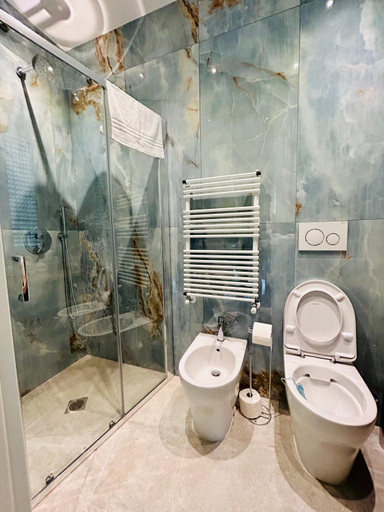 Bathroom 5, Aura Roma di Simona Lombardi, Rome