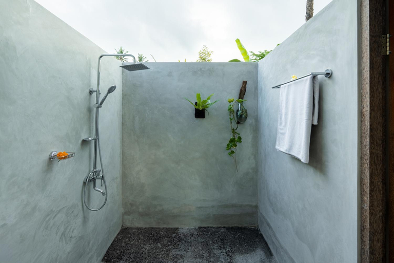 Bathroom 4, Sayuban Villa, Bangli