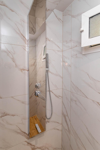 Bathroom 2, SoL Suites Pefkochori, Central Macedonia