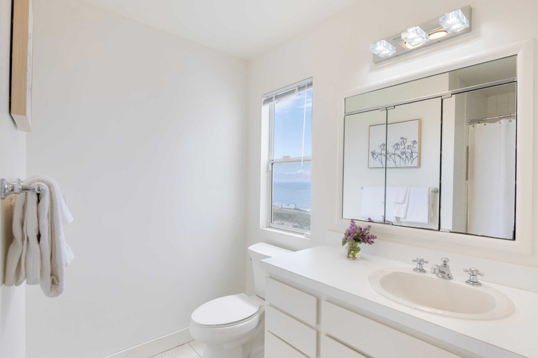 Bathroom 4, Stardust by Avantstay Views, Hot Tub, Pool Table, Los Angeles