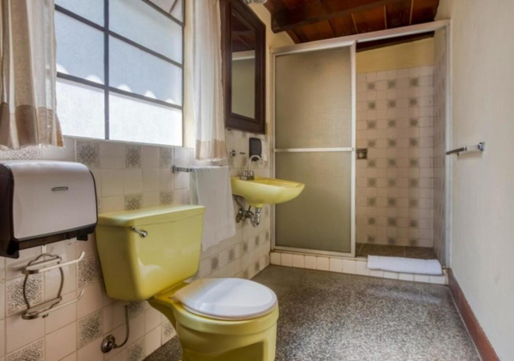 Bathroom 3, Socialtel Atitlan , Panajachel