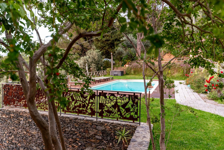 Others 4, Villa Tecla, Messina