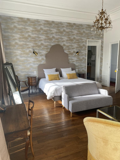 Bedroom, Maison Prieuré, Oise