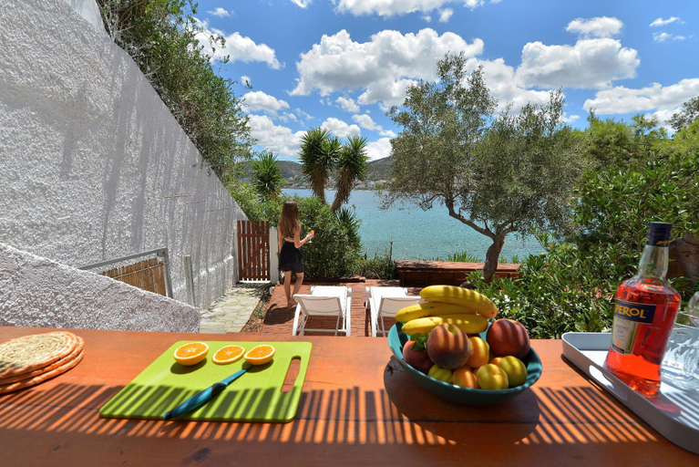 Food & Drinks 5, Villa PortoMare, Attica