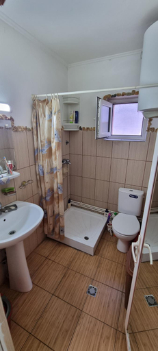 Bathroom 4, Casa Stefan, 23 August
