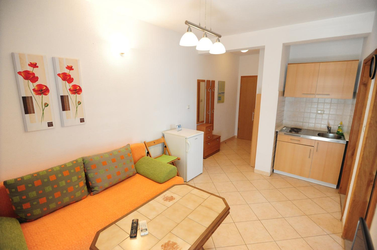 Others 2, Apartments Knezevic, Makarska