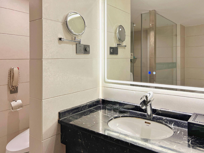 Bathroom 3, Guilin Baiyue Hotel, Guilin