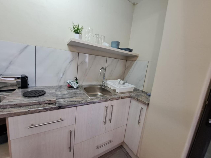 Others 5, 1-On-Scott Garden Suites, Cacadu
