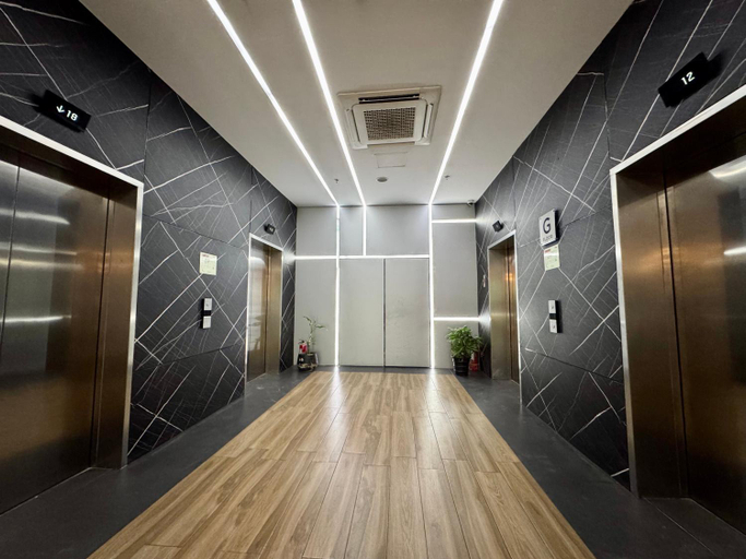 Others 4, AMA Tower Studio, 8th flr, near DMW and SM Megamall, Mandaluyong