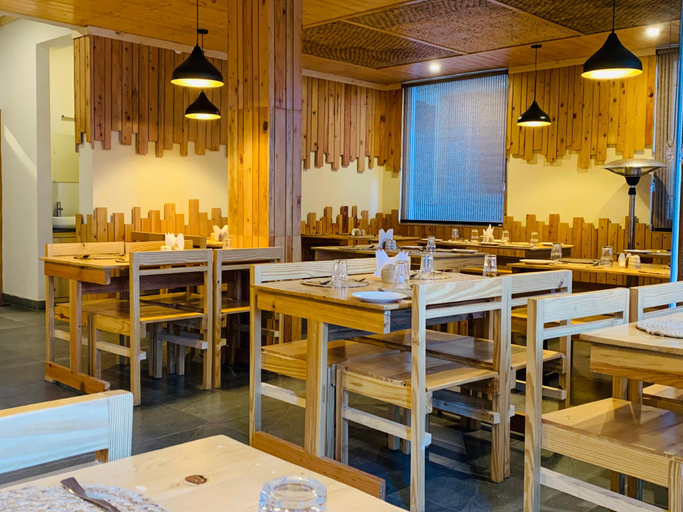Food & Drinks 5, The Bulevar - Whispering willow , Lahul & Spiti