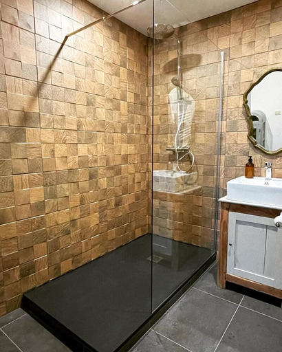 Bathroom 3, Manoir de la Begaudiere, Ille-et-Vilaine