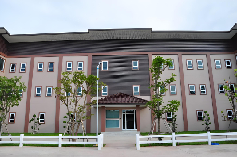 Others 4, KTC Place, Damnoen Saduak
