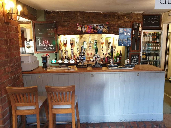 Food & Drinks 2, The Queens Head, Warwickshire