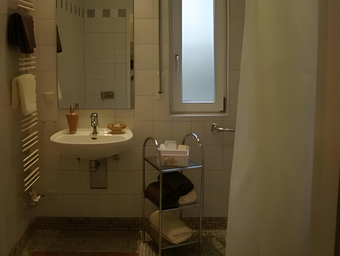 Bathroom 2, GDA Hotel Schwiecheldthaus, Goslar