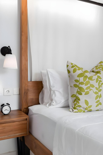 Bedroom 3, Calm Villa Orked 2 Seminyak with day bed swing., Badung