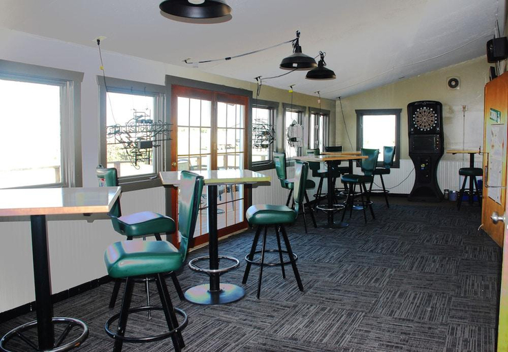 Food & Drinks 5, Sunlac Inn Lakota, Nelson