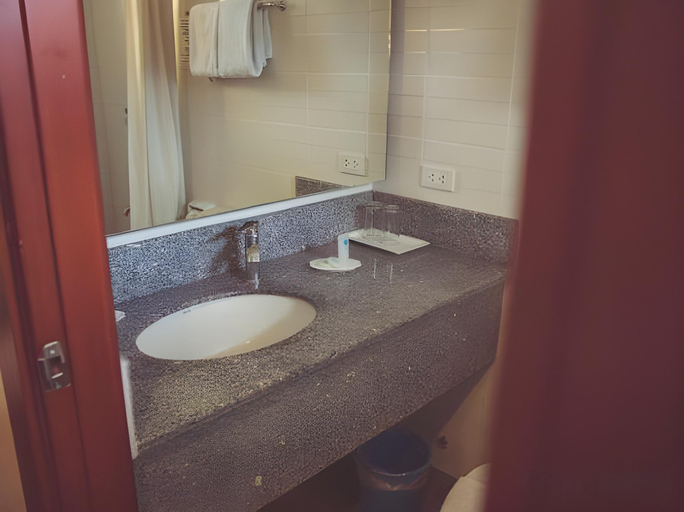 Bathroom 4, El Cielito Inn - Baguio, Baguio City