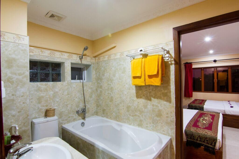 Bathroom 4, Sinaka Angkor Hotel, Siem Reap