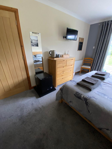 Bedroom 2, The Willows, Highland