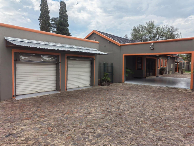 Others 2, Sibahlenomhlambi Guesthouse, Ekurhuleni