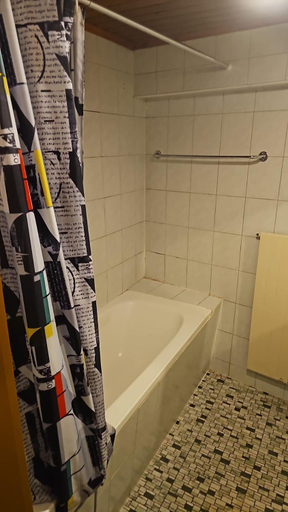 Bathroom 3, Wirtschaft Zum Rossli, Liestal
