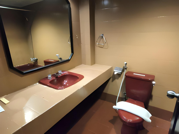 Bathroom 4, Mesra International Hotel, Samarinda