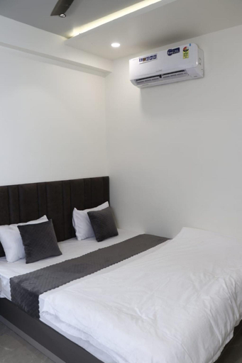 Bedroom 2, Hotel Raj Residency, Jalgaon