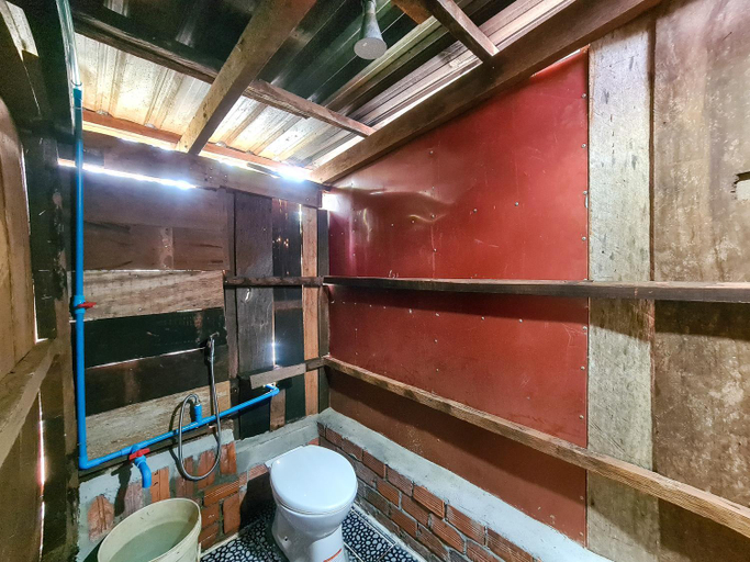 Bathroom 3, Ratanakiri Homestay, Ban Lung