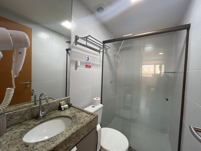 Bathroom 4, Manaira Apart Hotel, João Pessoa