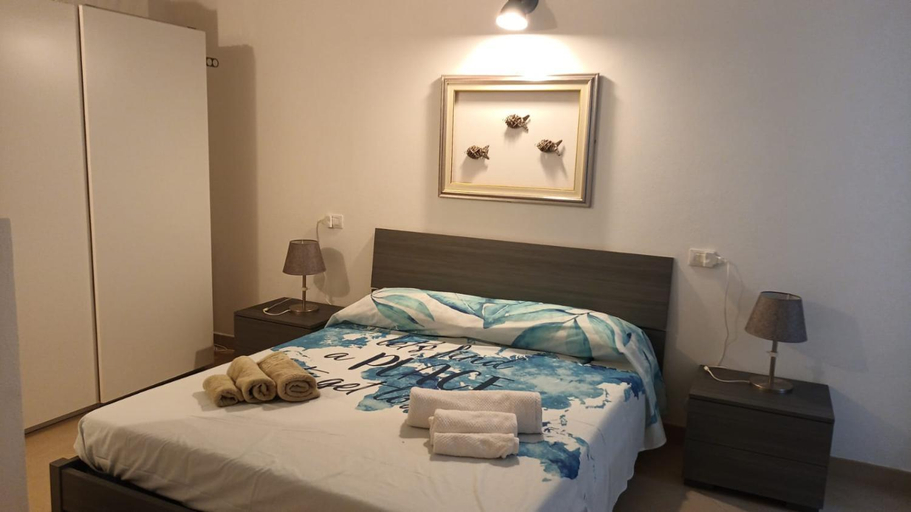 Bedroom 2, The Captain" apartment onthe coast ALLergyFree, Cagliari