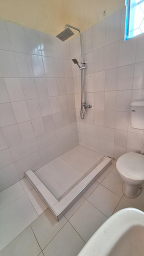 Bathroom 2, Hill View Garden Hotel, Moshi Urban