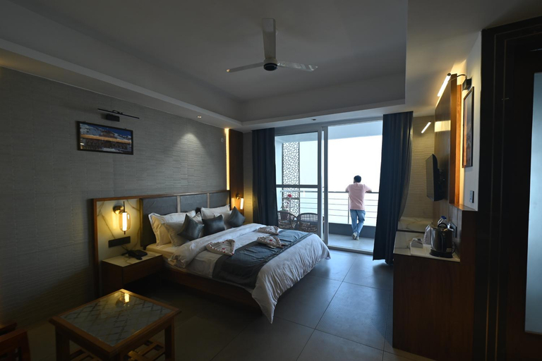Bedroom 3, Hotel Ravine Palace, Garhwal