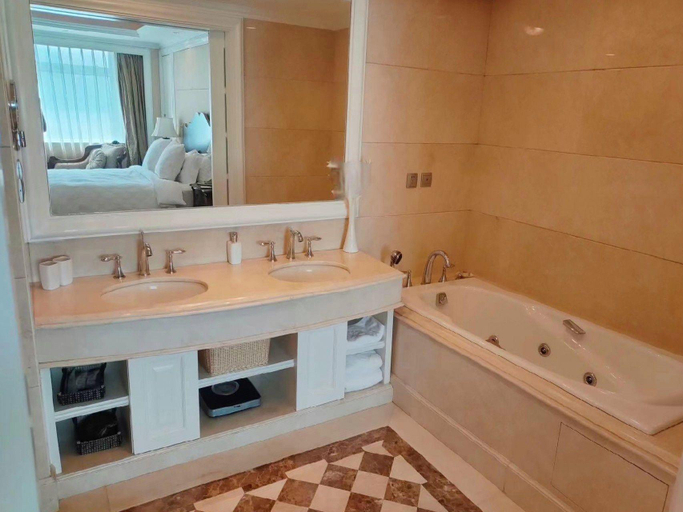 Bathroom 2, Dalian Liangyun Hotel, Dalian