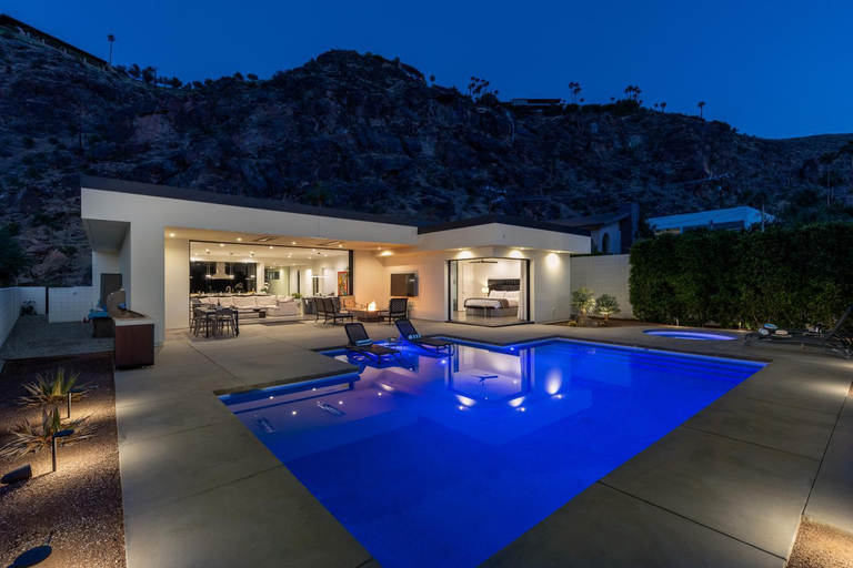 5, 3rd Rock by ACME House Company, Riverside