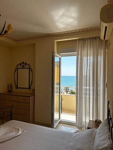 Bedroom 1, Coastal Bliss Retreat, Durrësit