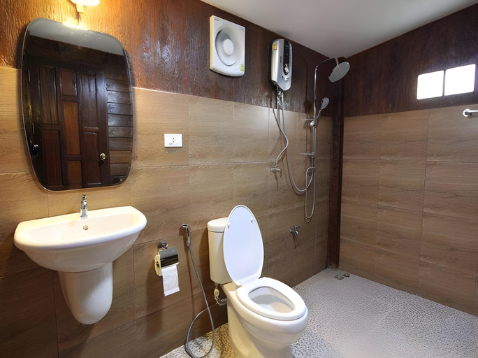 Bathroom 5, The Canal Garden Resort, Tha Yang