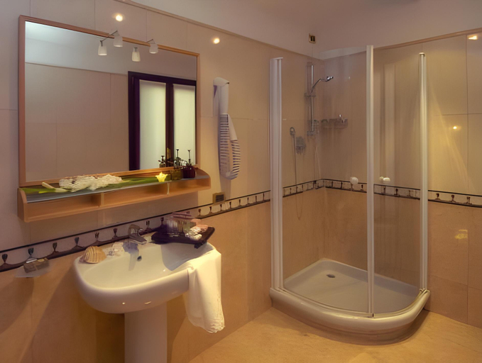 Bathroom 3, Hotel Abbazia, Venezia