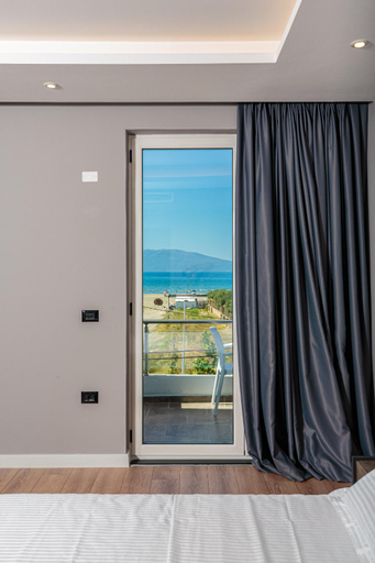 Others 2, Real Hotel, Vlorës
