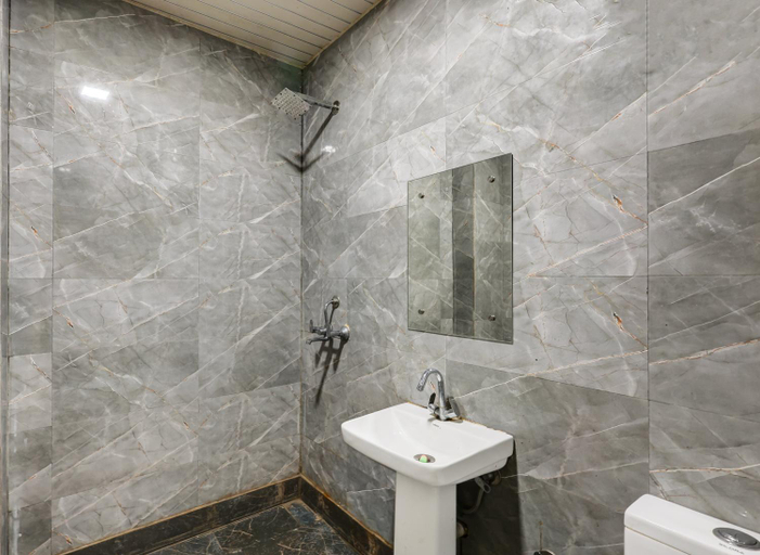 Bathroom 4, Mauryan Signature hotel Devli Khanpur, Delhi