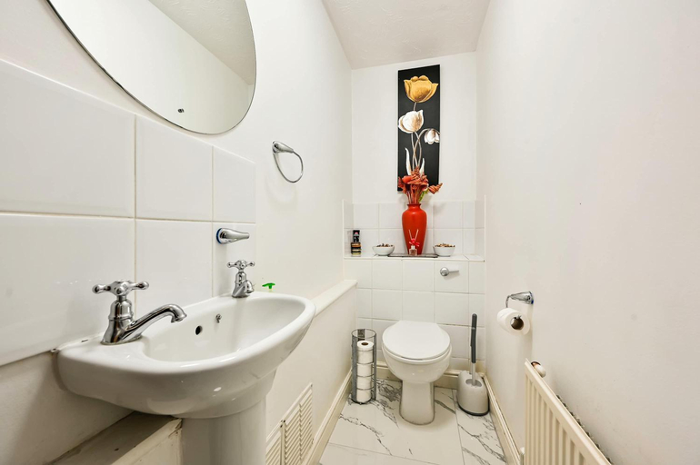 Bathroom 3, Destination London Docklands, London