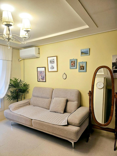 Others 3, RENEE House, Gandong