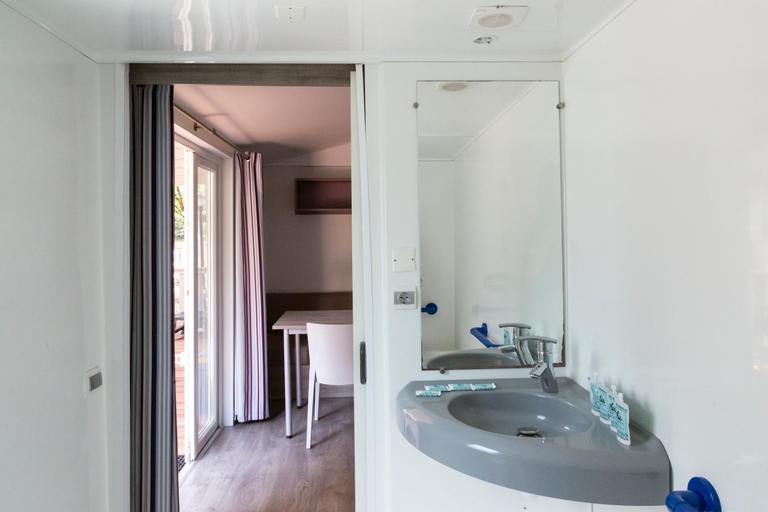 Bathroom 4, hu Altomincio Village, Verona