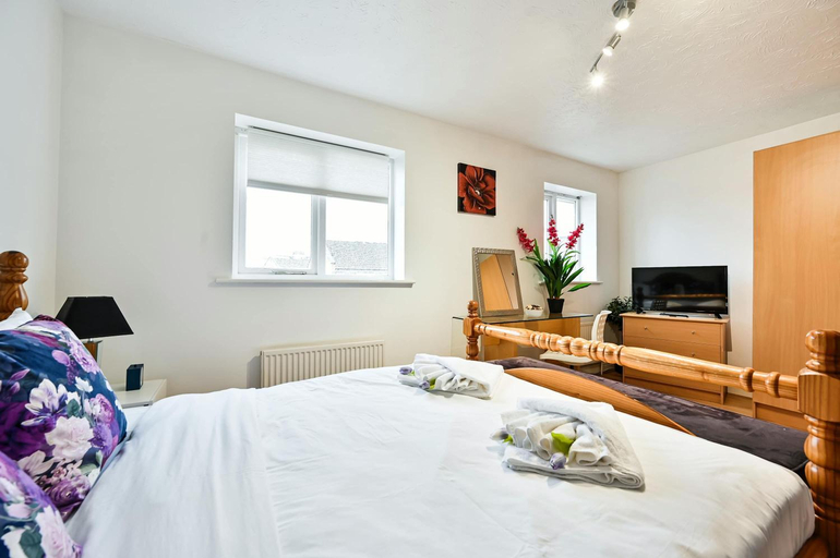 Bedroom 2, Destination London Docklands, London
