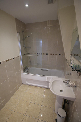 Bathroom 5, The Woodvale, Isle of Wight