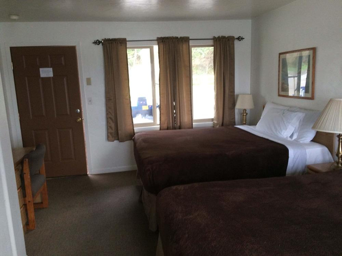 Bedroom 4, Bay Bridge Motel, Coos