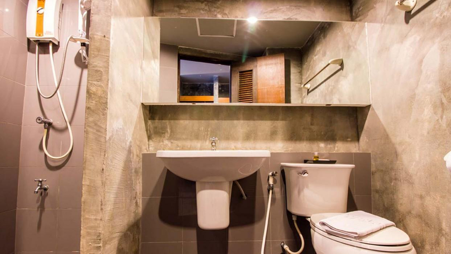 Bathroom 4, B2 Thippanate Boutique & Budget Hotel, Muang Chiang Mai