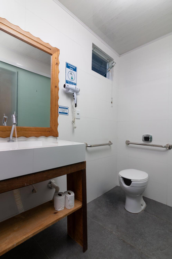 Bathroom 3, Hotel Conchas, Penha